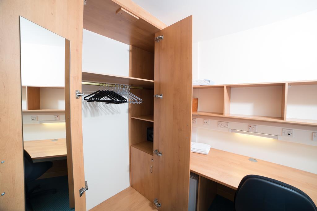 Of - Holland Hall Apartamento Exeter